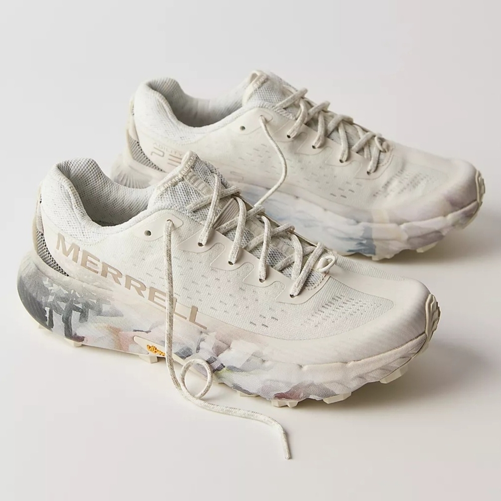 Merrell Women's Cream and Gray Athletic Shoes